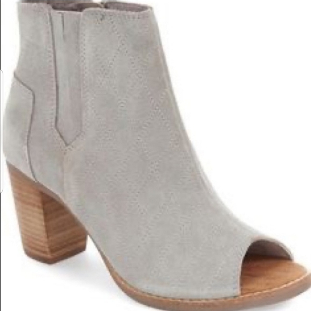 TOMS Gray suede heel